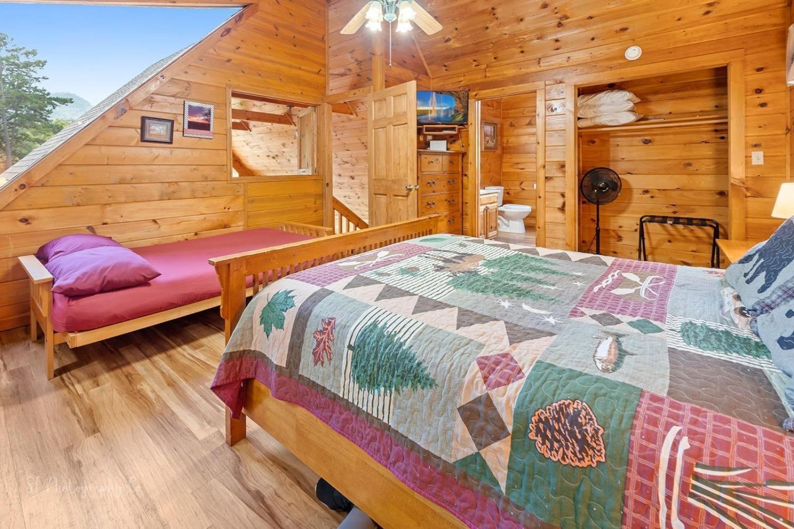 Hibernation Station Cabin Sevierville Exterior foto